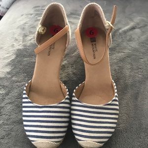 White mountain wedges